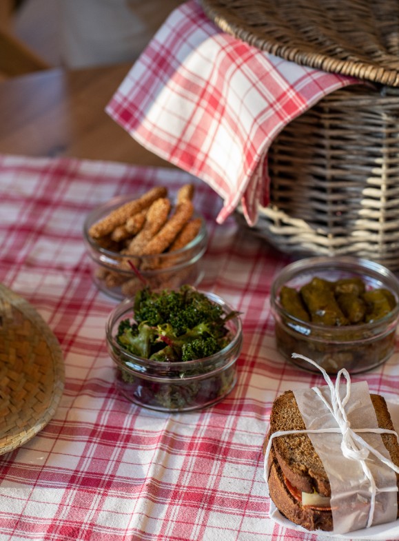 icnic basket and snacks